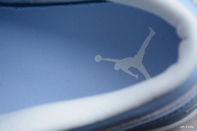 Jordan 1 Low (W) Blue DC0774-050 University 0821